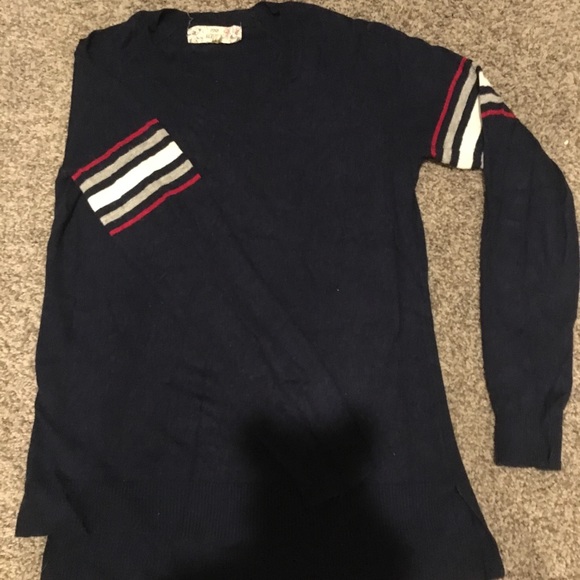 Pink VS sweater - Picture 1 of 6